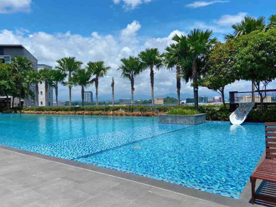 2000sq Ft Spacious Residence@imago Mall, Kk Apartment